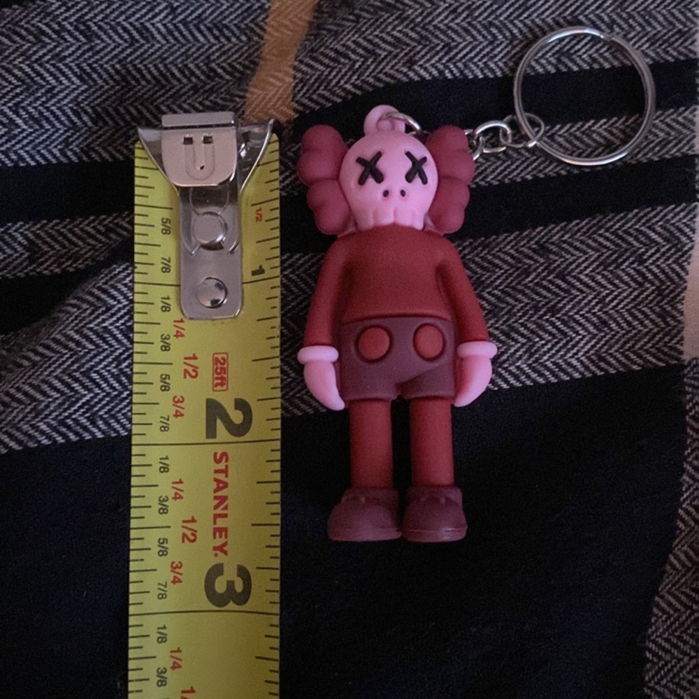 Kaws key chains - Picture 3 of 3